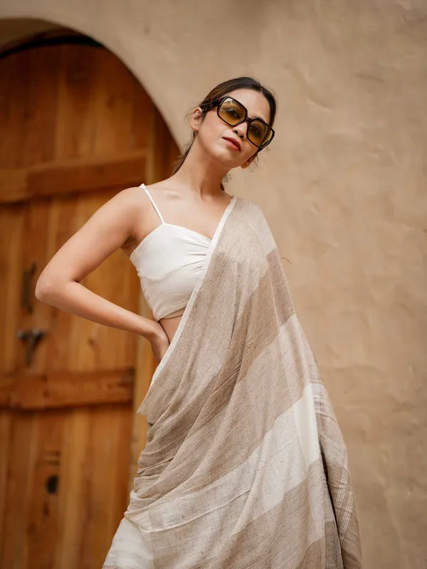 Linen__Saree_(With_Unstitched_Blouse)
