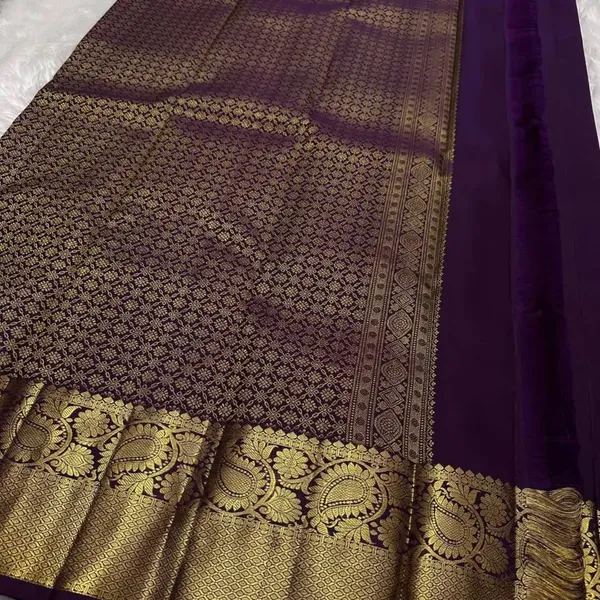 Soft_Banarasi_Lichi_Silk_Saree_with_Unstiched_Blouse_Piece