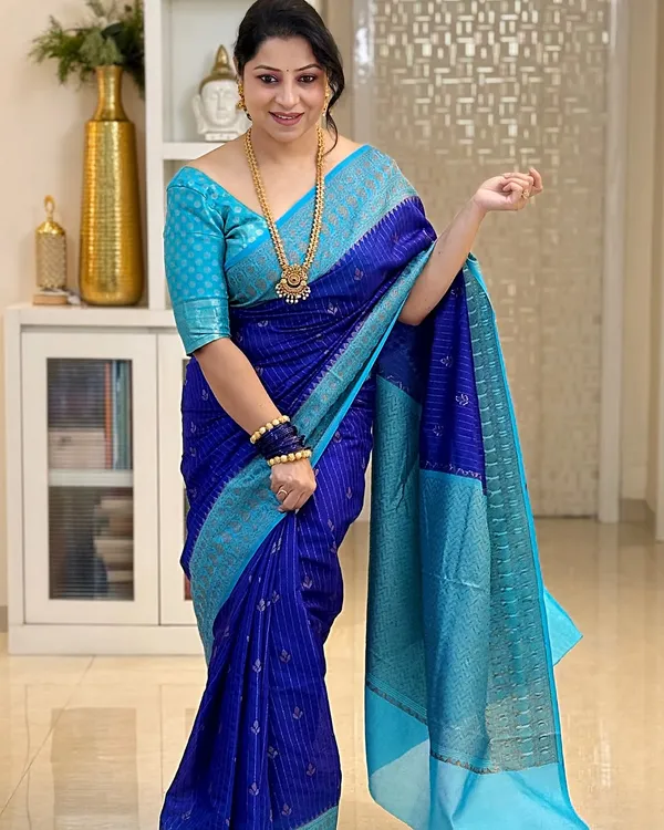 Soft_Banarasi_Lichi_Silk_Saree_with_Unstiched_Blouse_Piece