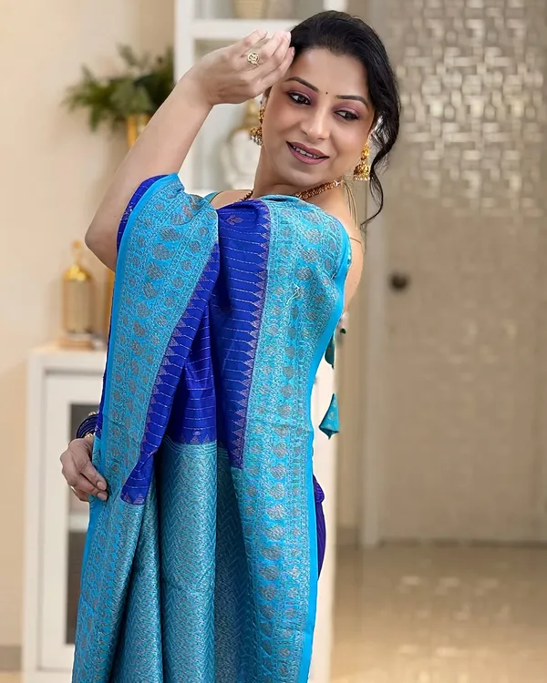 Soft_Banarasi_Lichi_Silk_Saree_with_Unstiched_Blouse_Piece
