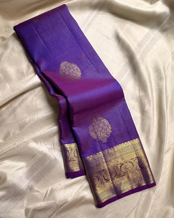 Soft_Lichi_Silk_Saree_with_Unstiched_Blouse_Piece