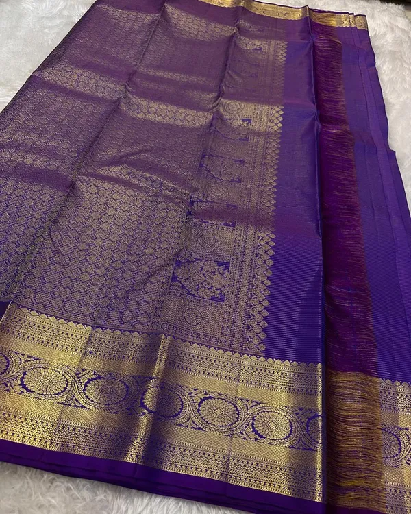 Soft_Lichi_Silk_Saree_with_Unstiched_Blouse_Piece