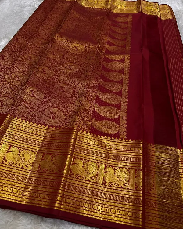 Soft_Banarasi_Lichi_Silk_Saree_with_Unstiched_Blouse_Piece
