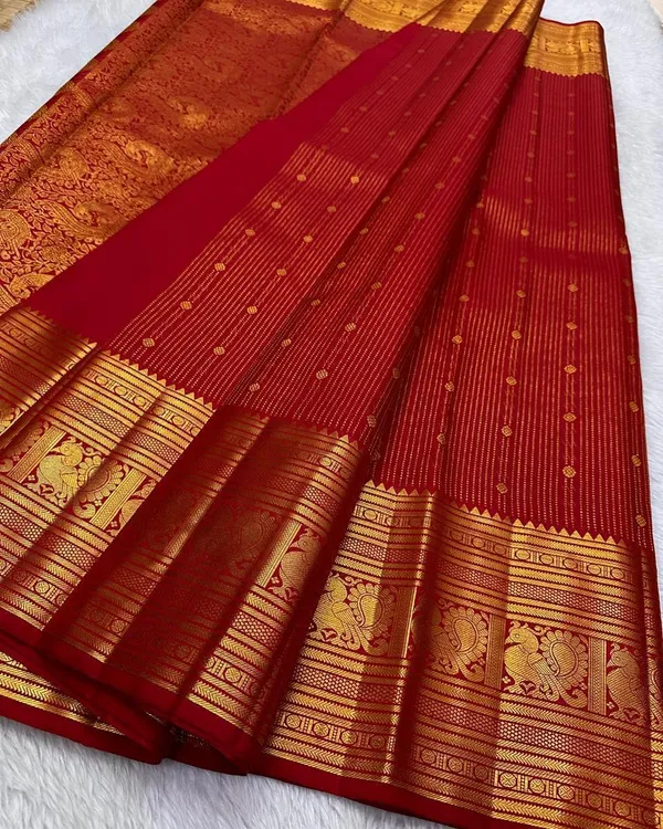 Soft_Banarasi_Lichi_Silk_Saree_with_Unstiched_Blouse_Piece