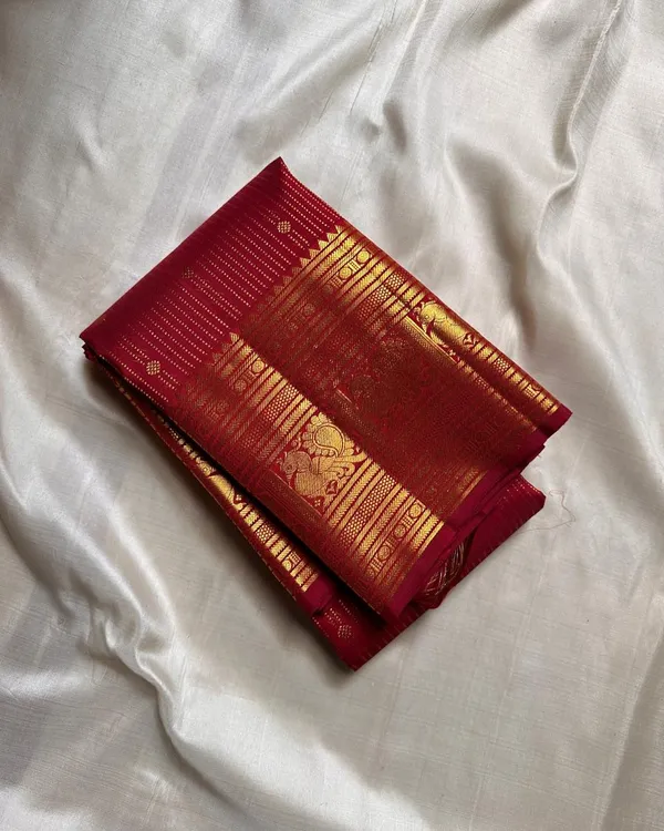 Soft_Banarasi_Lichi_Silk_Saree_with_Unstiched_Blouse_Piece