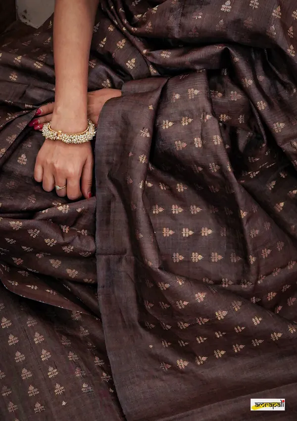 Soft_Banarasi_Lichi_Silk_Saree_with_Unstiched_Blouse_Piece
