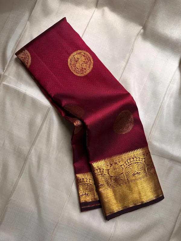 Soft_Lichi_Silk_Saree_with_Unstiched_Blouse_Piece