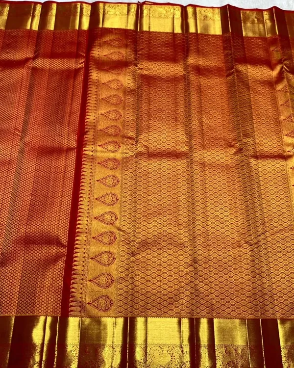 Soft_Banarasi_Lichi_Silk_Saree_with_Unstiched_Blouse_Piece