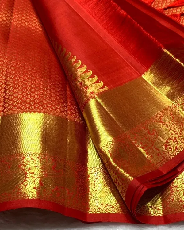 Soft_Banarasi_Lichi_Silk_Saree_with_Unstiched_Blouse_Piece