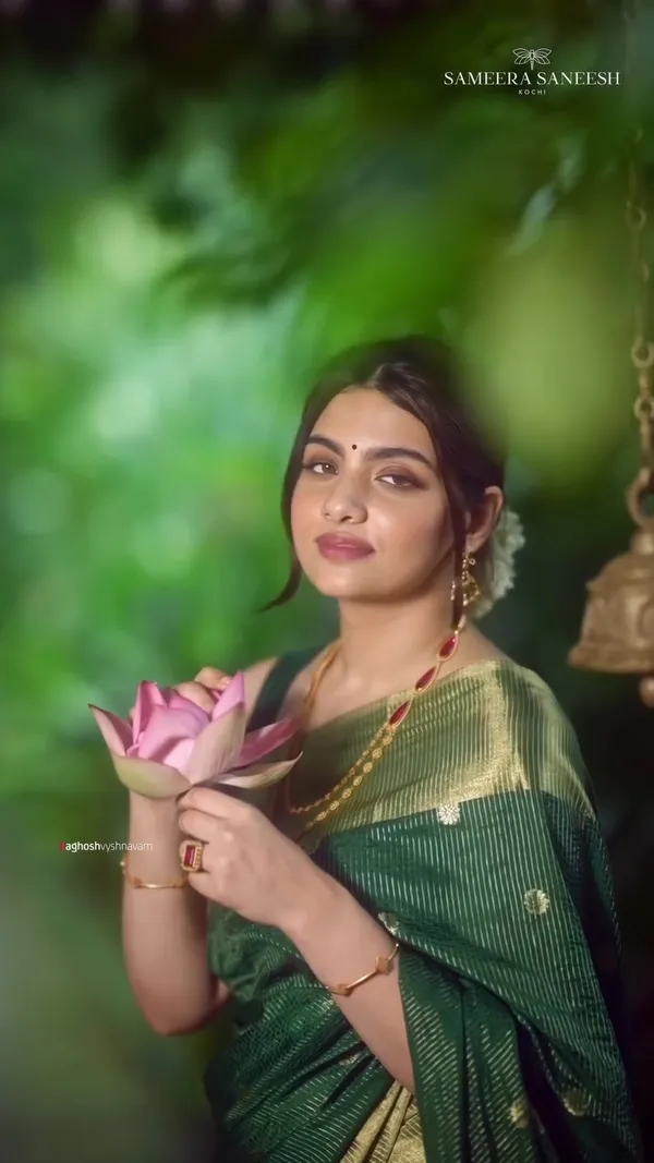 Soft_Lichi_Silk_Saree_with_Unstiched_Blouse_Piece