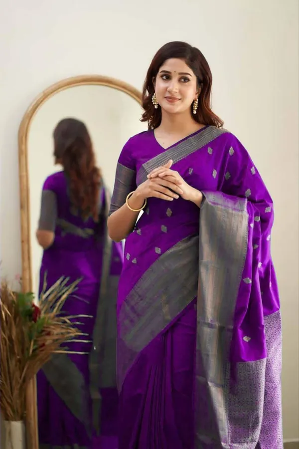 Banarasi_Semi-Silk_Saree_with_Unstiched_Blouse_Piece