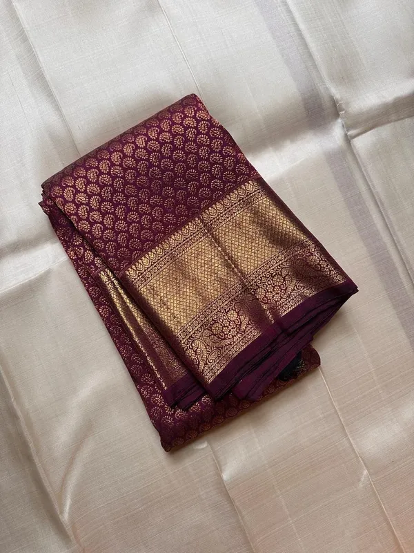 Soft_Lichi_Silk_Saree_with_Unstiched_Blouse_Piece