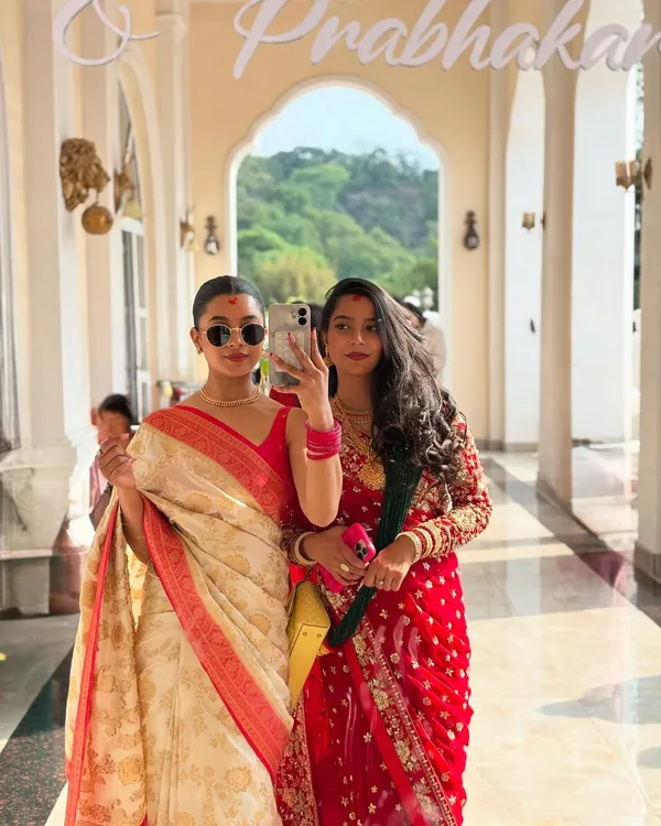 Soft_Banarasi_Lichi_Silk_Saree_with_Unstiched_Blouse_Piece