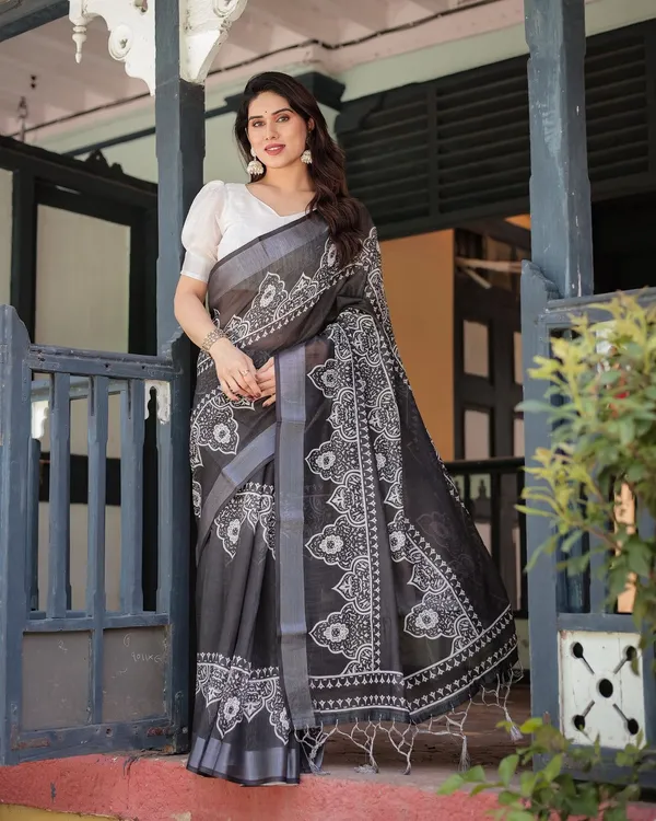 Linen__Saree_(With_Unstitched_Blouse)