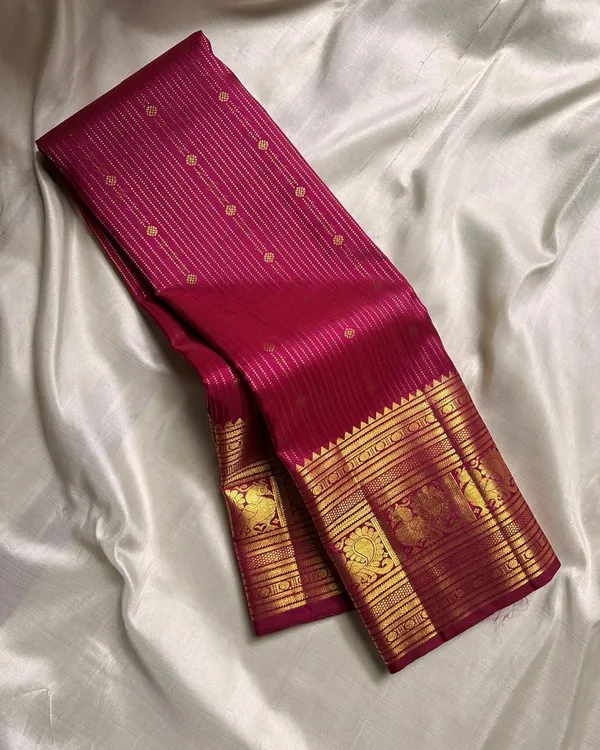 Soft_Banarasi_Lichi_Silk_Saree_with_Unstiched_Blouse_Piece