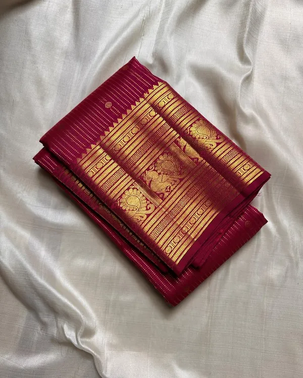 Soft_Banarasi_Lichi_Silk_Saree_with_Unstiched_Blouse_Piece