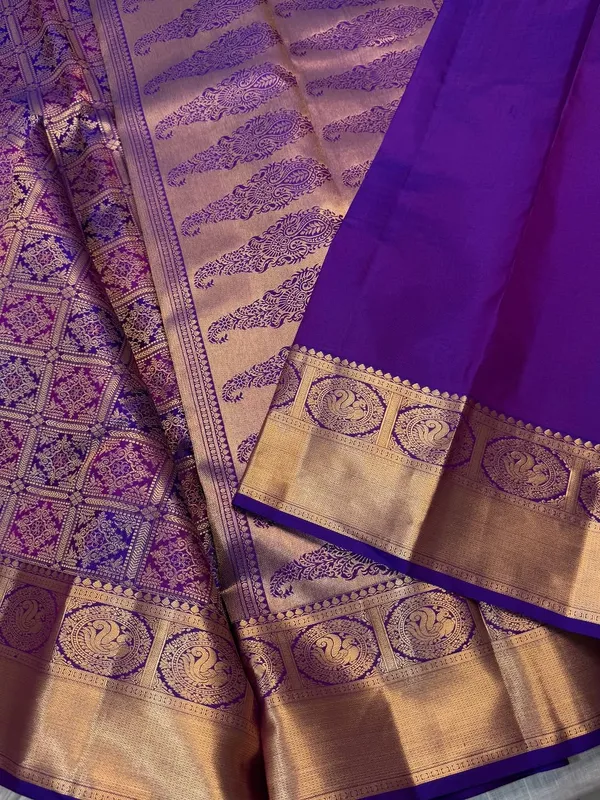 Soft_Lichi_Silk_Saree_with_Unstiched_Blouse_Piece