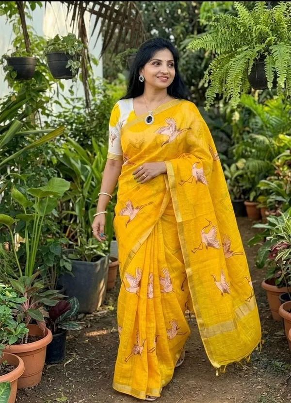 Linen__Saree_(With_Unstitched_Blouse)