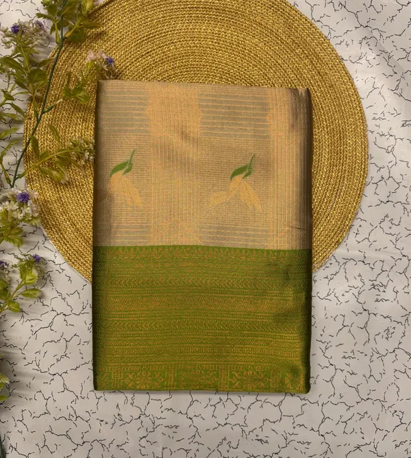 Soft_Banarasi_Lichi_Silk_Saree_with_Unstiched_Blouse_Piece