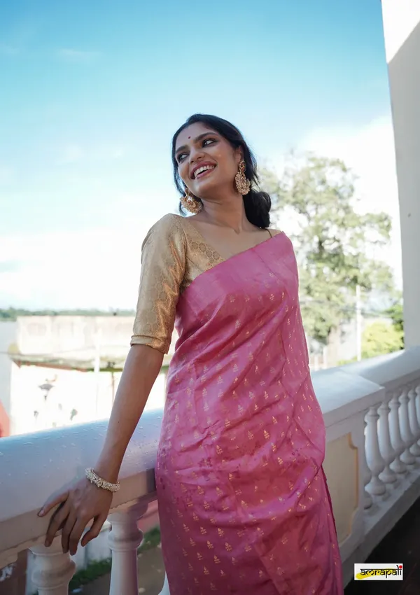 Soft_Banarasi_Lichi_Silk_Saree_with_Unstiched_Blouse_Piece