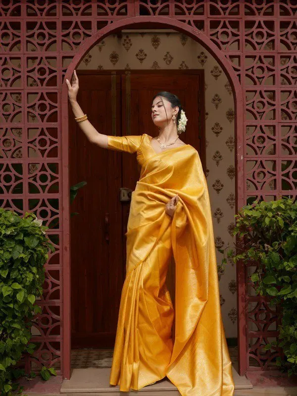 Soft_Lichi_Silk_Saree_with_Unstiched_Blouse_Piece
