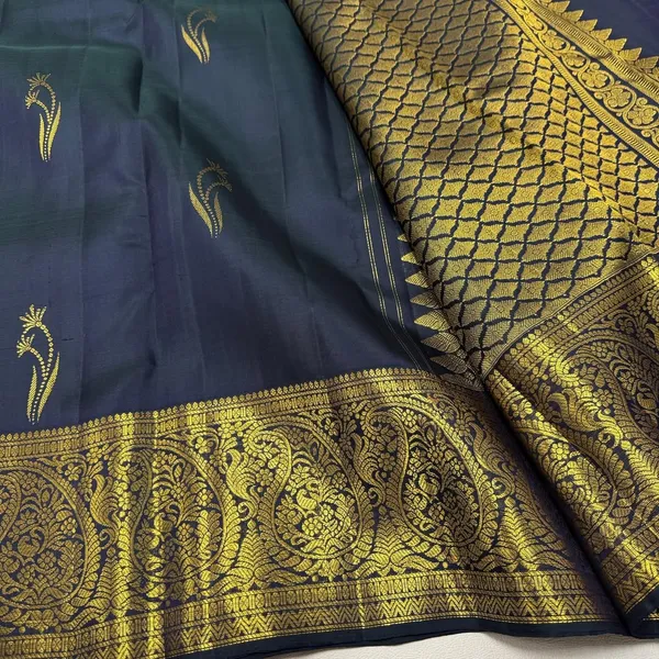 Soft_Lichi_Silk_Saree_with_Unstiched_Blouse_Piece