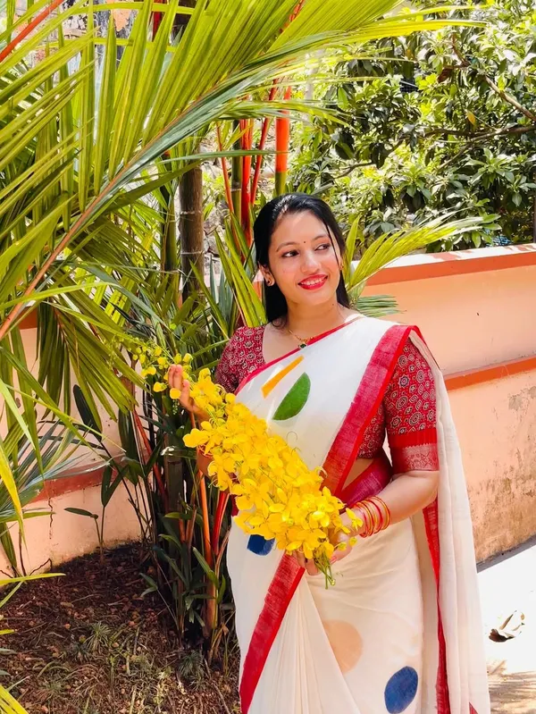 Linen__Saree_(With_Unstitched_Blouse)