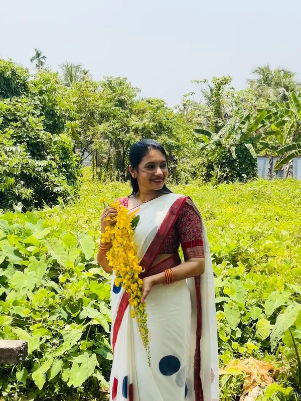Linen__Saree_(With_Unstitched_Blouse)