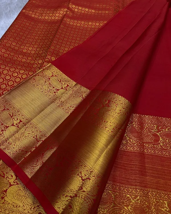 Soft_Lichi_Silk_Saree_with_Unstiched_Blouse_Piece