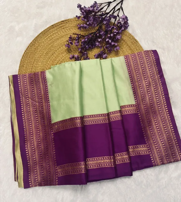 Soft_Banarasi_Lichi_Silk_Saree_with_Unstiched_Blouse_Piece
