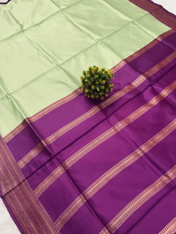 Soft_Banarasi_Lichi_Silk_Saree_with_Unstiched_Blouse_Piece