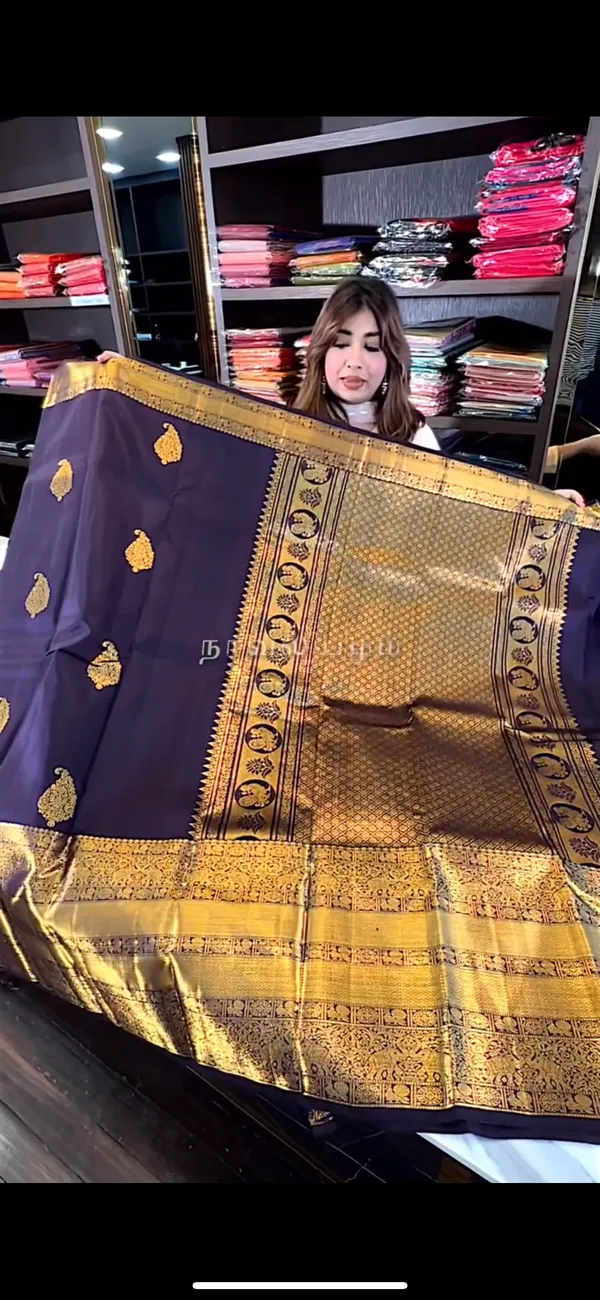 Tremendous_Wine_Soft_Banarasi_Silk_Saree_With_Supernal_Blouse_Piece