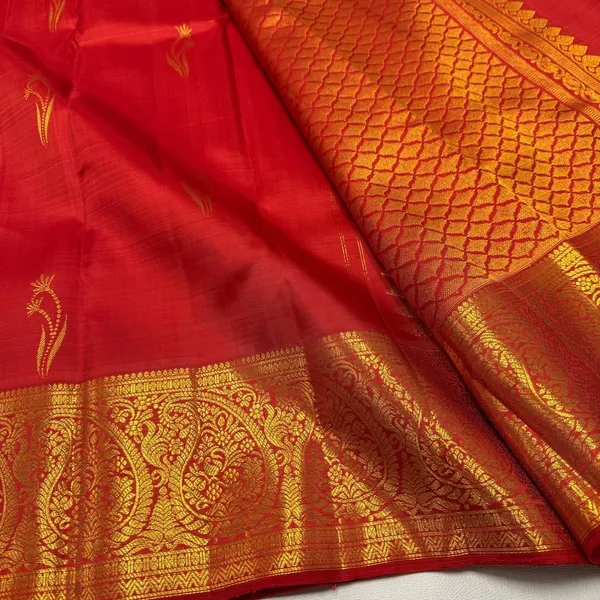 Soft_Lichi_Silk_Saree_with_Unstiched_Blouse_Piece