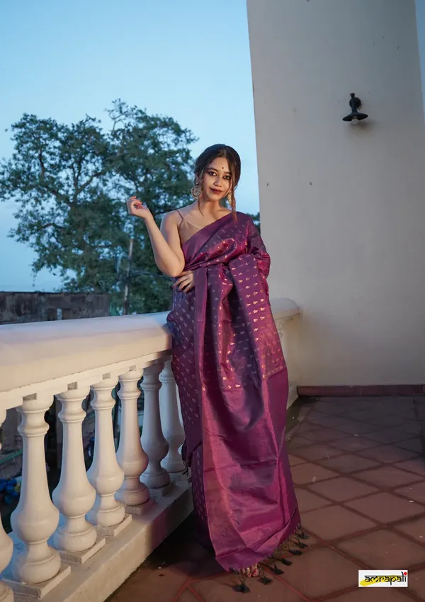 Soft_Banarasi_Lichi_Silk_Saree_with_Unstiched_Blouse_Piece
