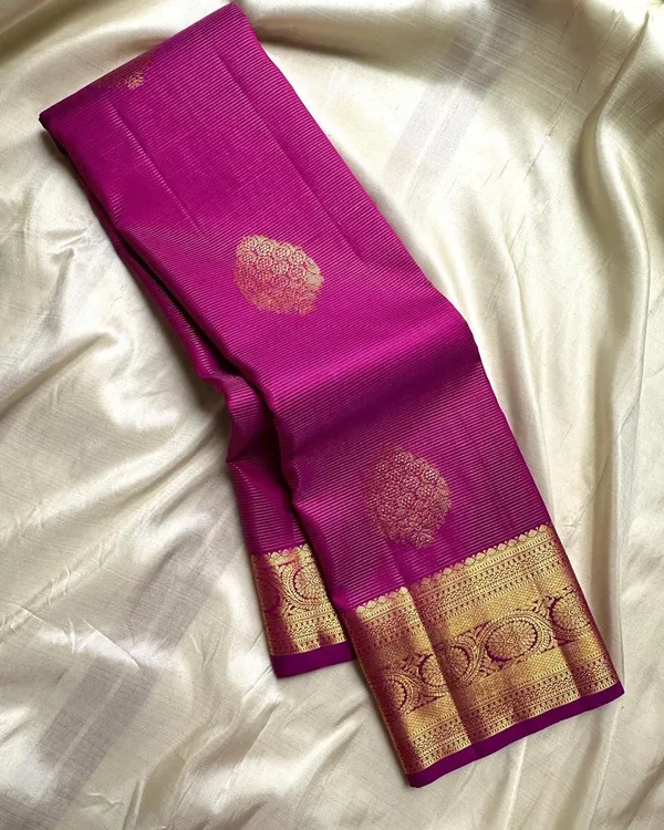 Soft_Lichi_Silk_Saree_with_Unstiched_Blouse_Piece