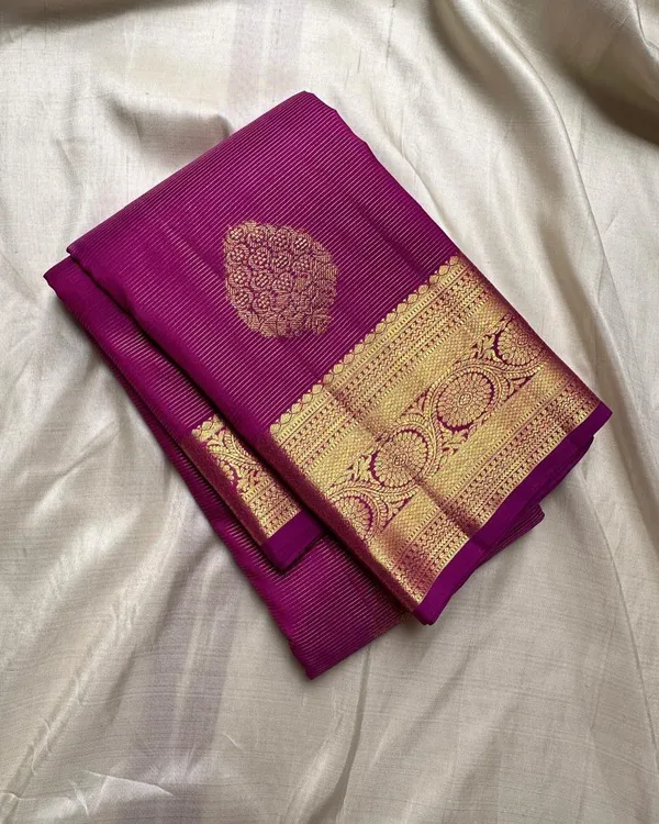 Soft_Lichi_Silk_Saree_with_Unstiched_Blouse_Piece