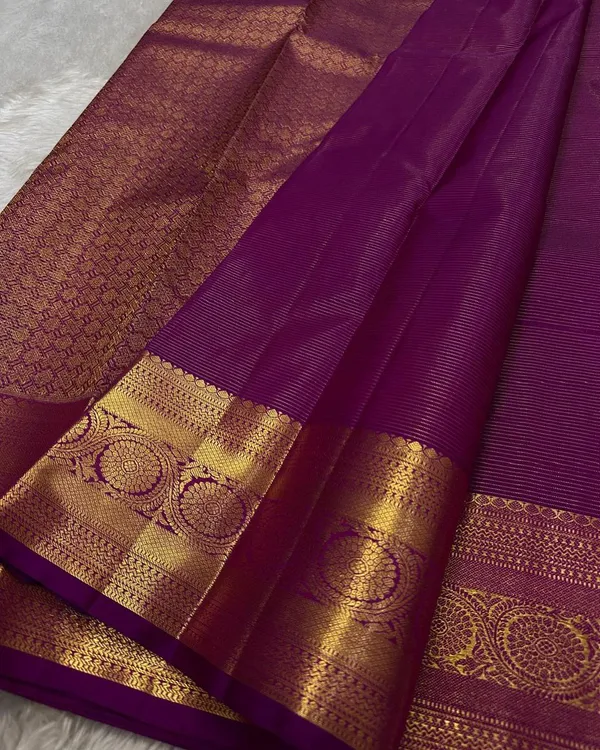 Soft_Lichi_Silk_Saree_with_Unstiched_Blouse_Piece