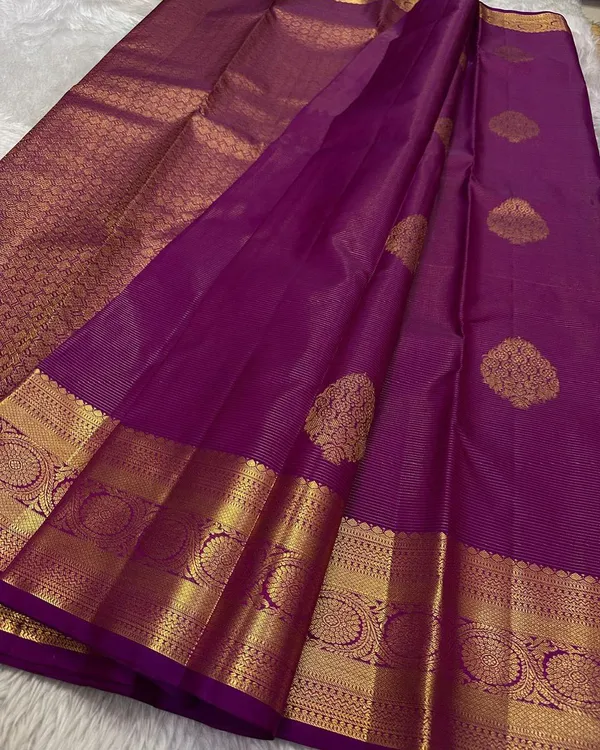 Soft_Lichi_Silk_Saree_with_Unstiched_Blouse_Piece