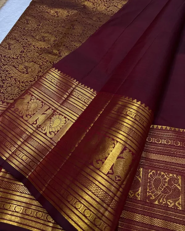 Soft_Banarasi_Lichi_Silk_Saree_with_Unstiched_Blouse_Piece