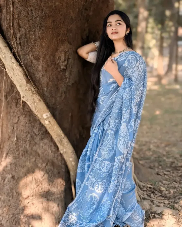 Linen__Saree_(With_Unstitched_Blouse)
