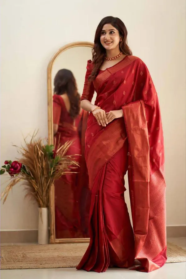 Banarasi_Semi-Silk_Saree_with_Unstiched_Blouse_Piece