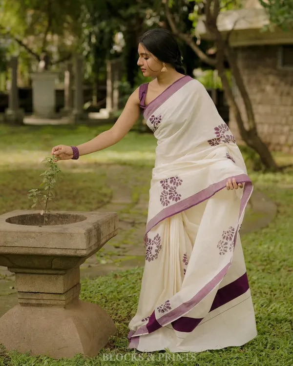 Linen__Saree_(With_Unstitched_Blouse)