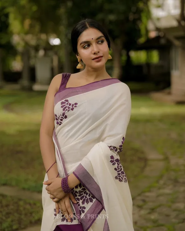 Linen__Saree_(With_Unstitched_Blouse)