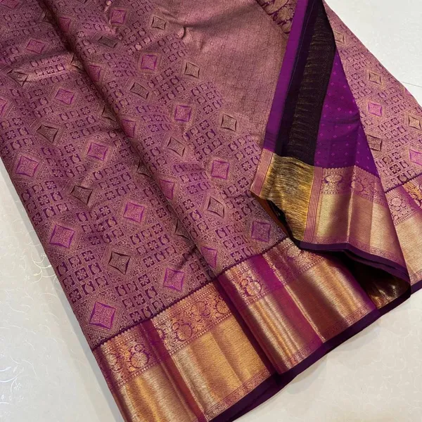 Soft_Lichi_Silk_Saree_with_Unstiched_Blouse_Piece