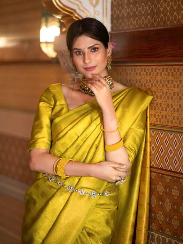Soft_Banarasi_Lichi_Silk_Saree_with_Unstiched_Blouse_Piece