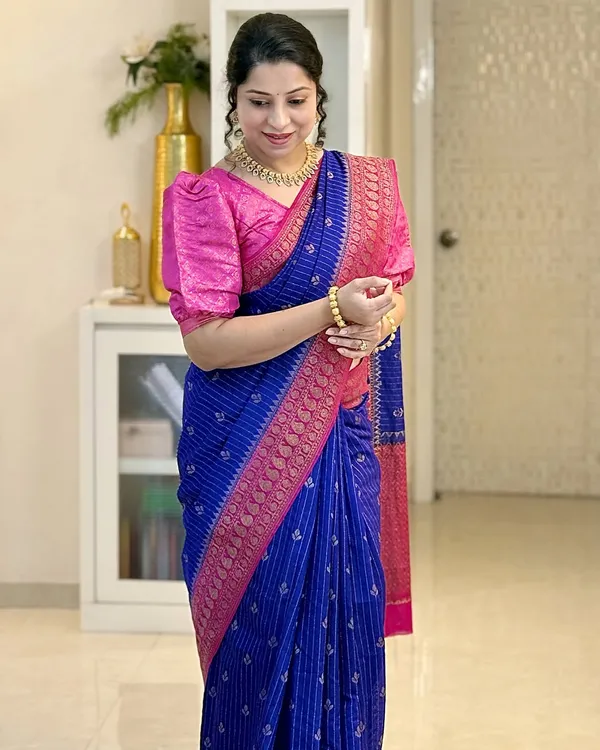 Soft_Banarasi_Lichi_Silk_Saree_with_Unstiched_Blouse_Piece