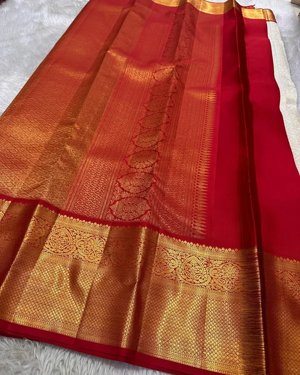 Soft_Banarasi_Lichi_Silk_Saree_with_Unstiched_Blouse_Piece