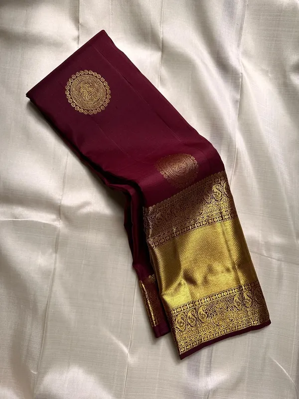 Soft_Lichi_Silk_Saree_with_Unstiched_Blouse_Piece