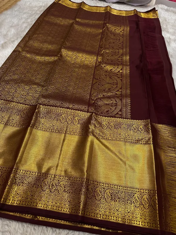 Soft_Lichi_Silk_Saree_with_Unstiched_Blouse_Piece
