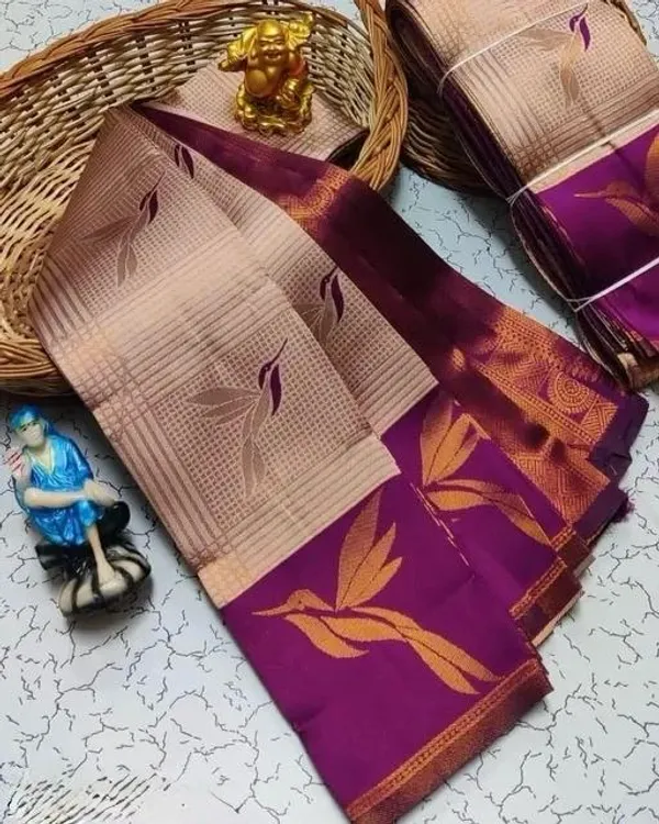 Soft_Banarasi_Lichi_Silk_Saree_with_Unstiched_Blouse_Piece